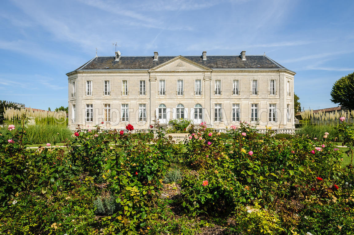 Château de Triac "façade", orientation Sud Est face à la Charente