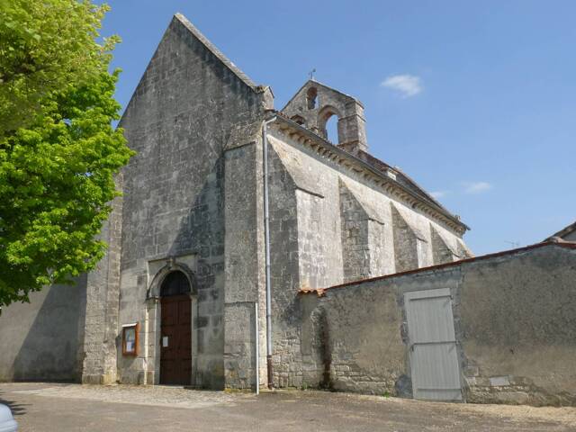 Église de Saint-Romain de Triac, la façade